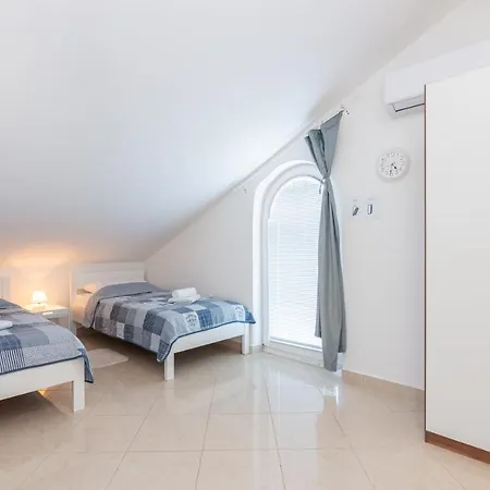 Mimoza 5, Baska, Krk Apartment Baska (Krk)